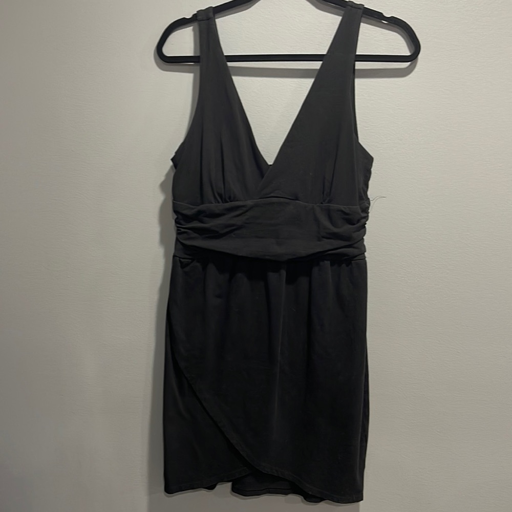 Size L black dress